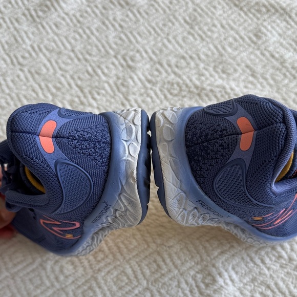 New Balance Fresh Foam 1080v12 Womens 7 Wide Shoes Blue Running Walking Comfort - Picture 4 of 8